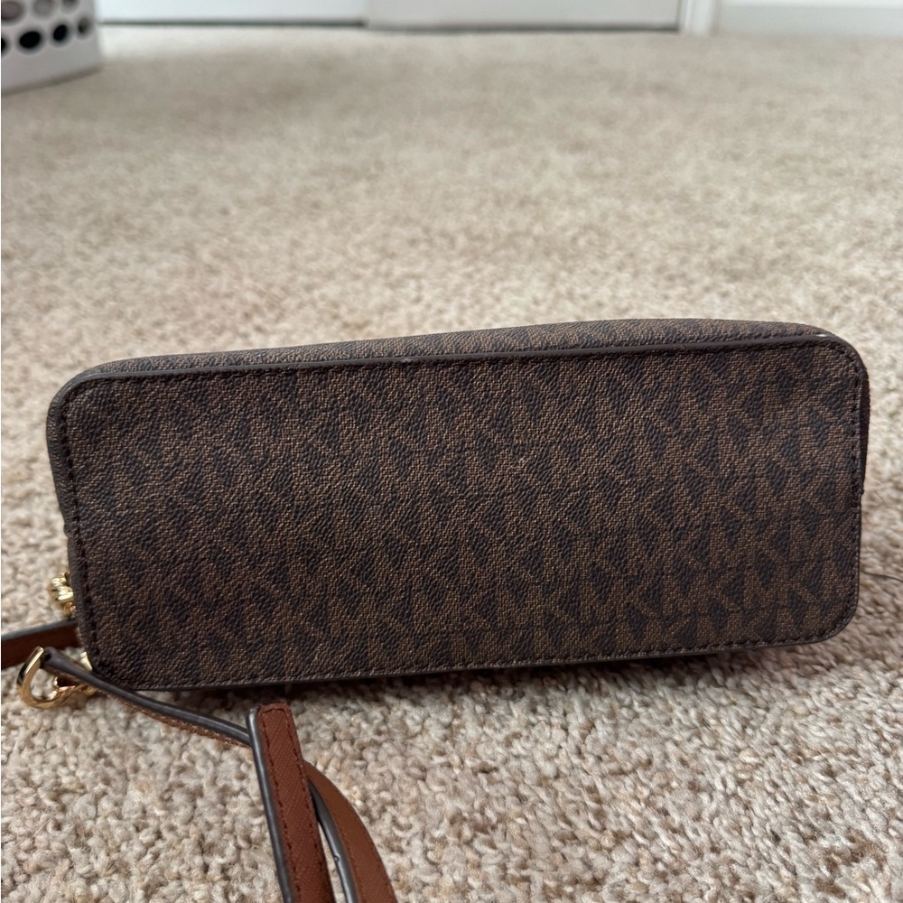 Michael Kors Chocolate Crossbody Bag with Gold Chain - Picture 7 of 8